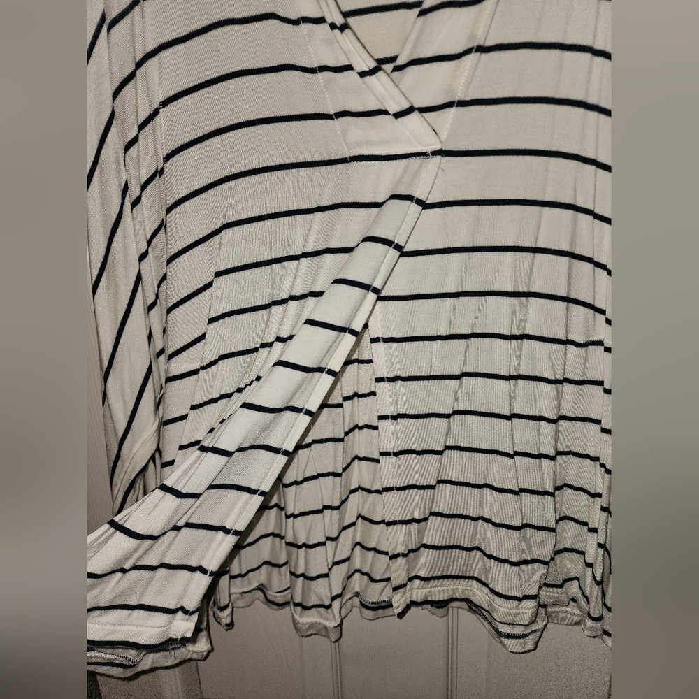 We The Free / Free People V-neck top - Picture 4 of 7